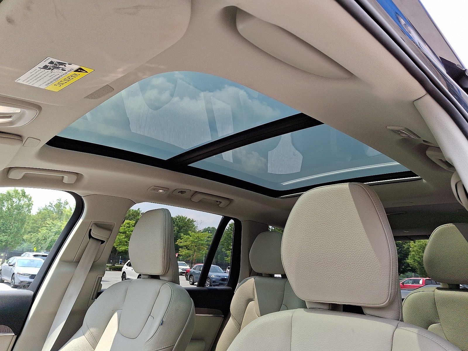 2023 Volvo XC90 Plus - Photo 14