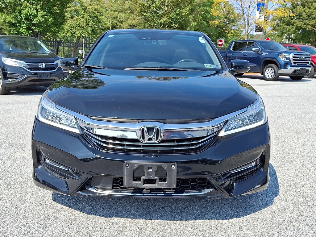 Used 2017 Honda Accord Hybrid Touring Car
