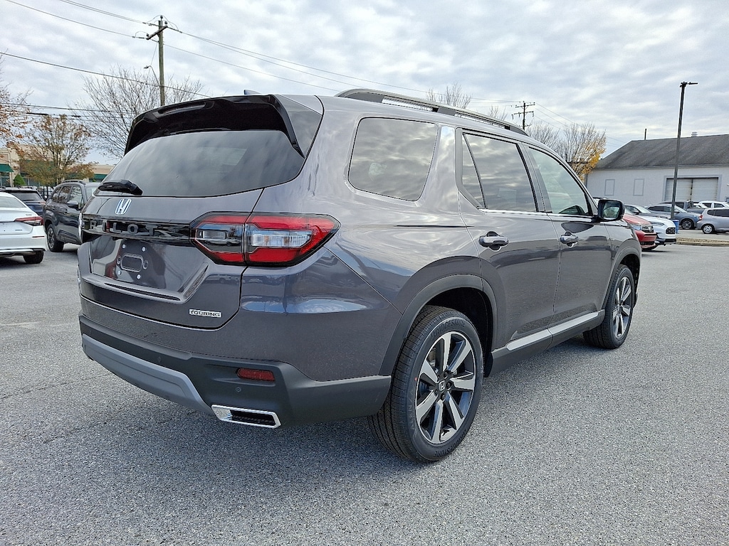 New 2025 Honda Pilot Touring Sport Utility