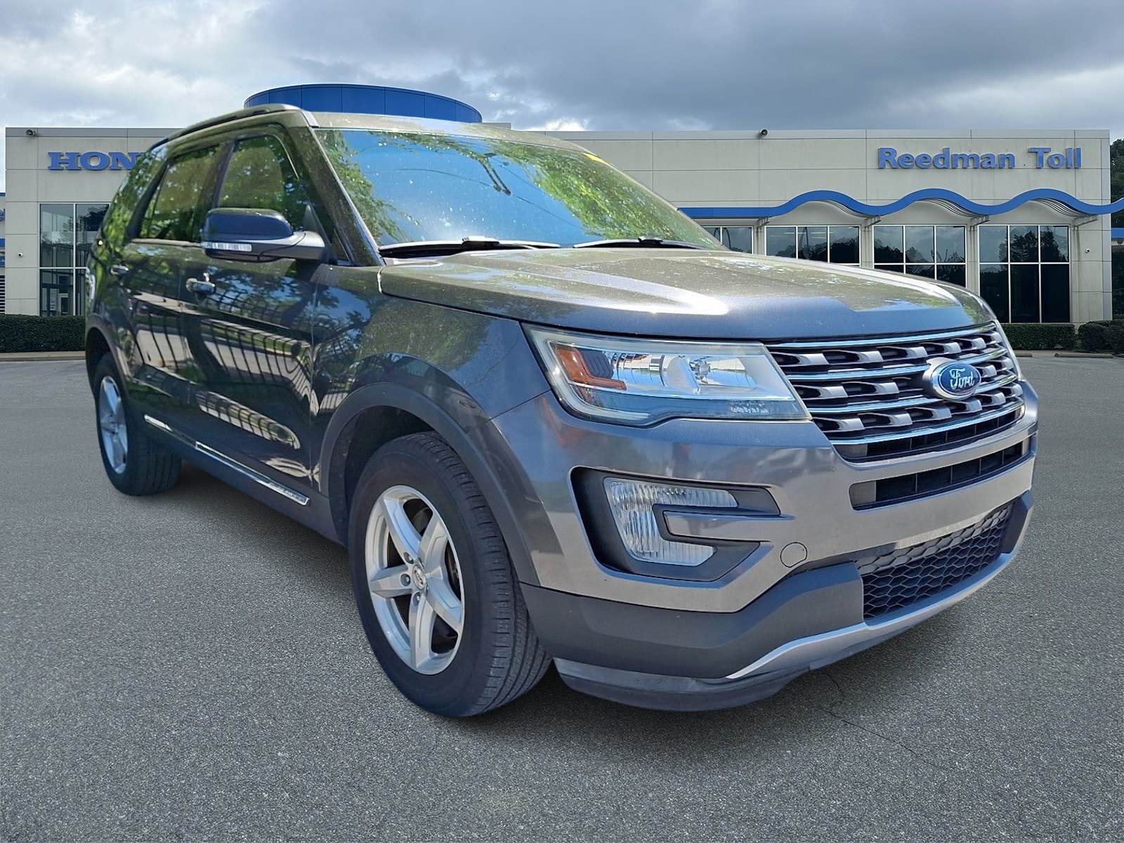 2017 Ford Explorer XLT 4WD's photo