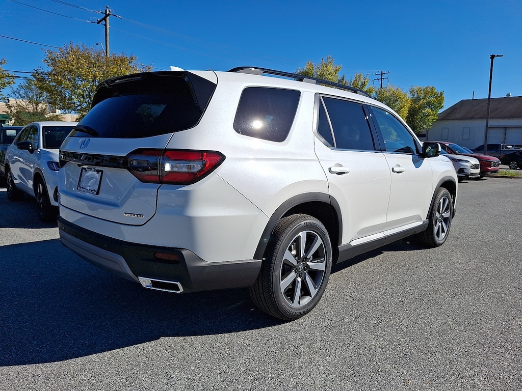 New 2025 Honda Pilot Touring Sport Utility