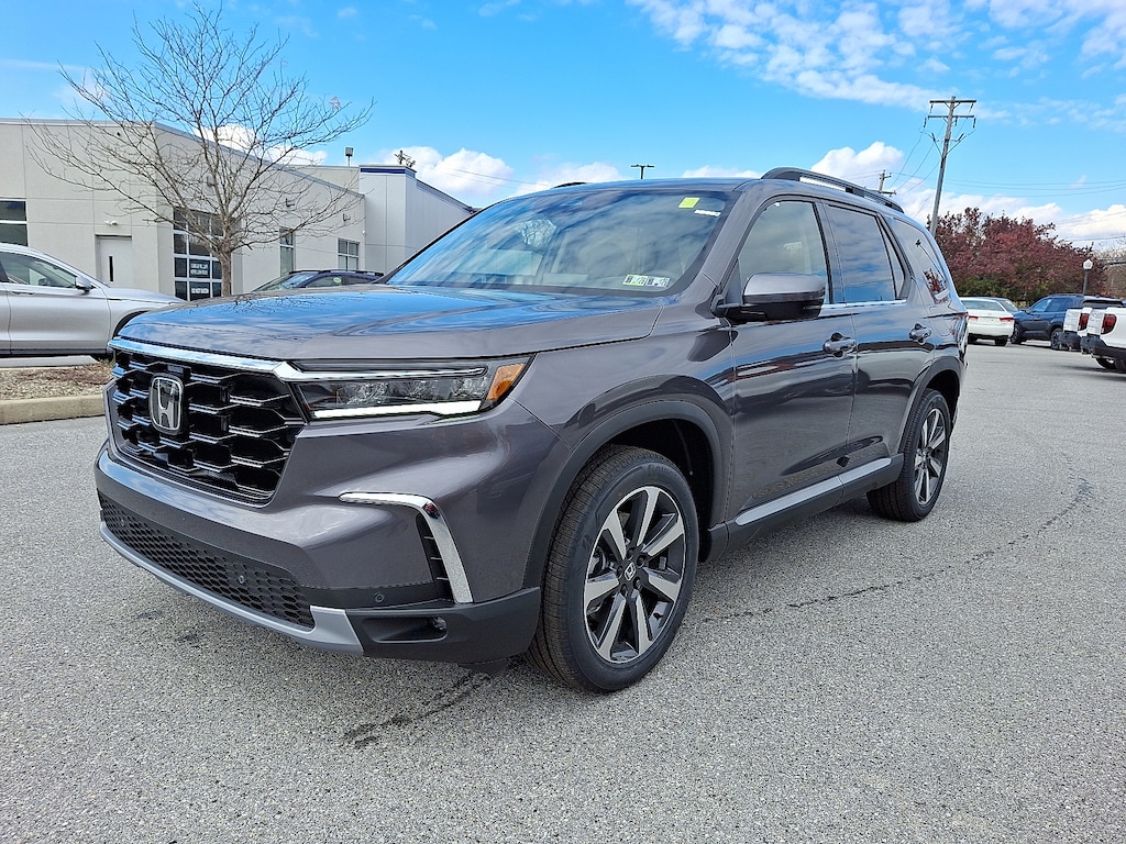 New 2025 Honda Pilot Touring Sport Utility