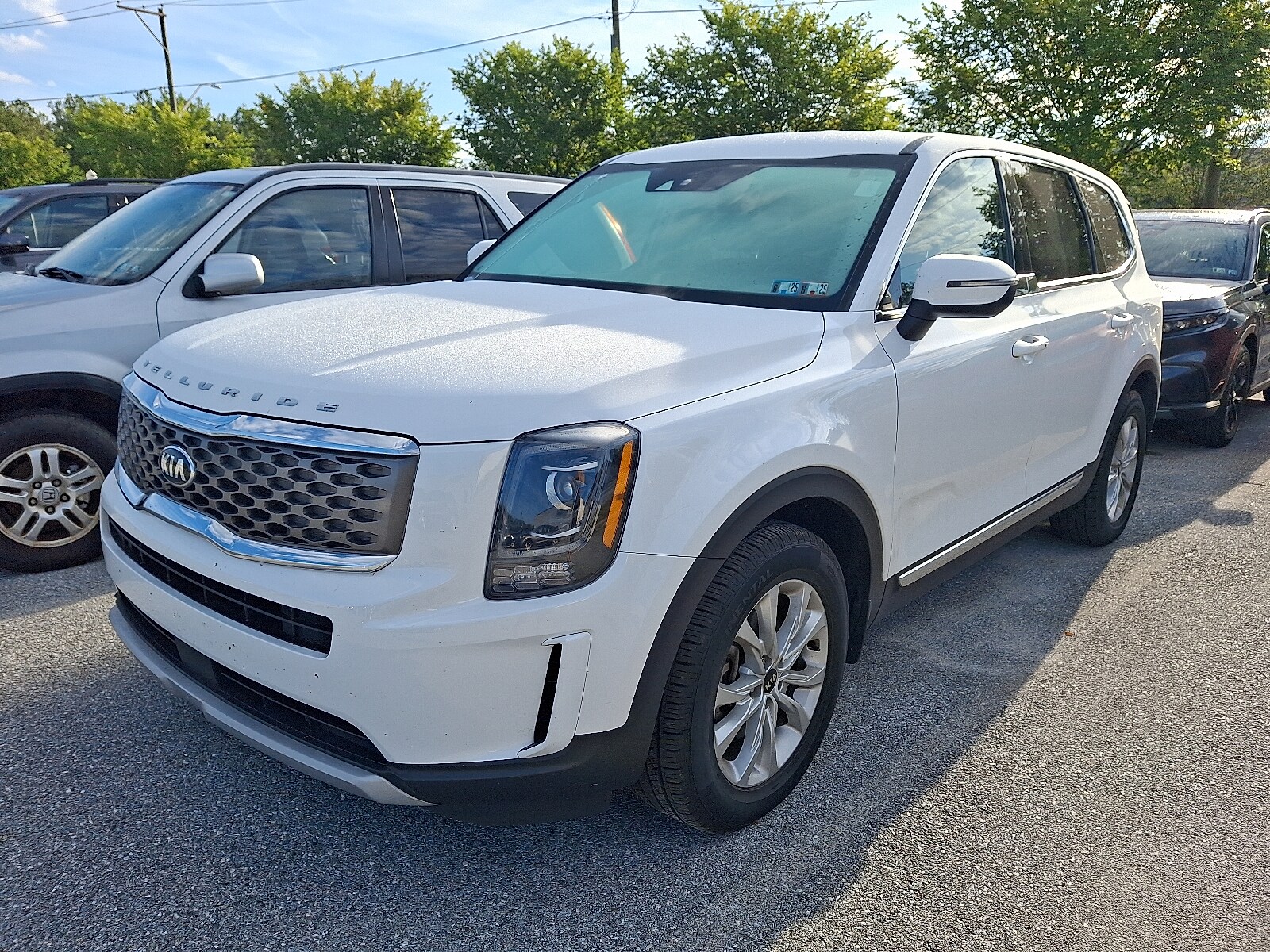 2021 Kia Telluride LX photo 2