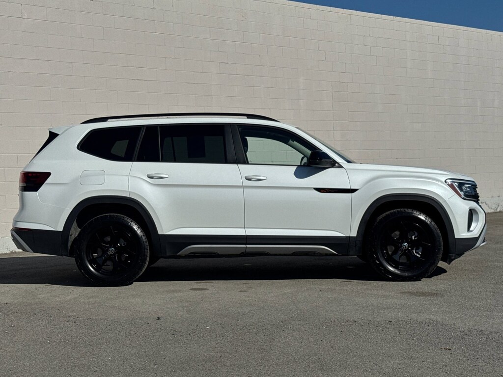 Used 2024 Volkswagen Atlas 2.0T Peak Edition SEL SUV