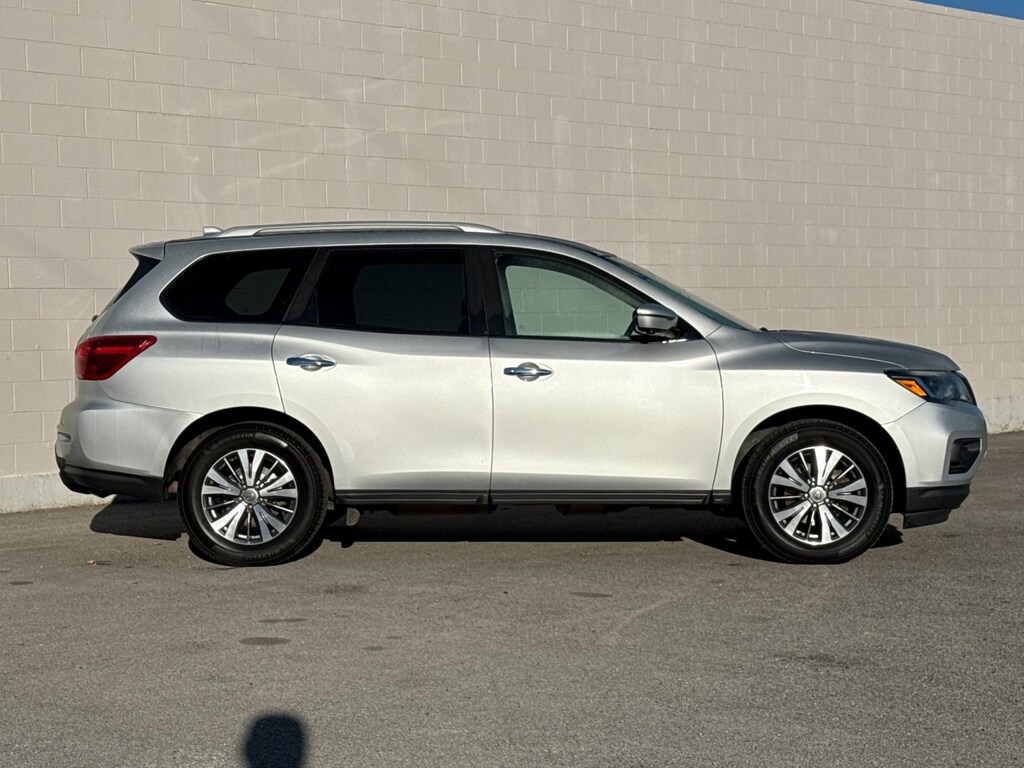 Used 2020 Nissan Pathfinder SL SUV