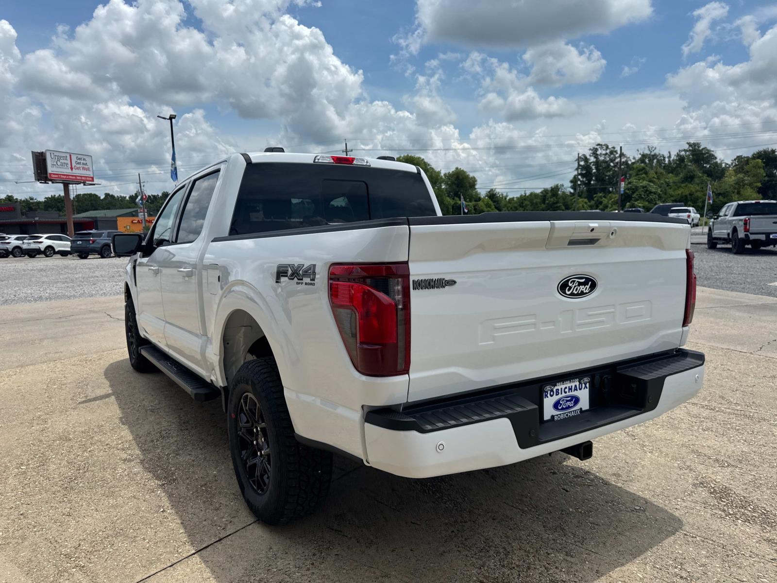 2025 Ford F-150 XLT photo 2