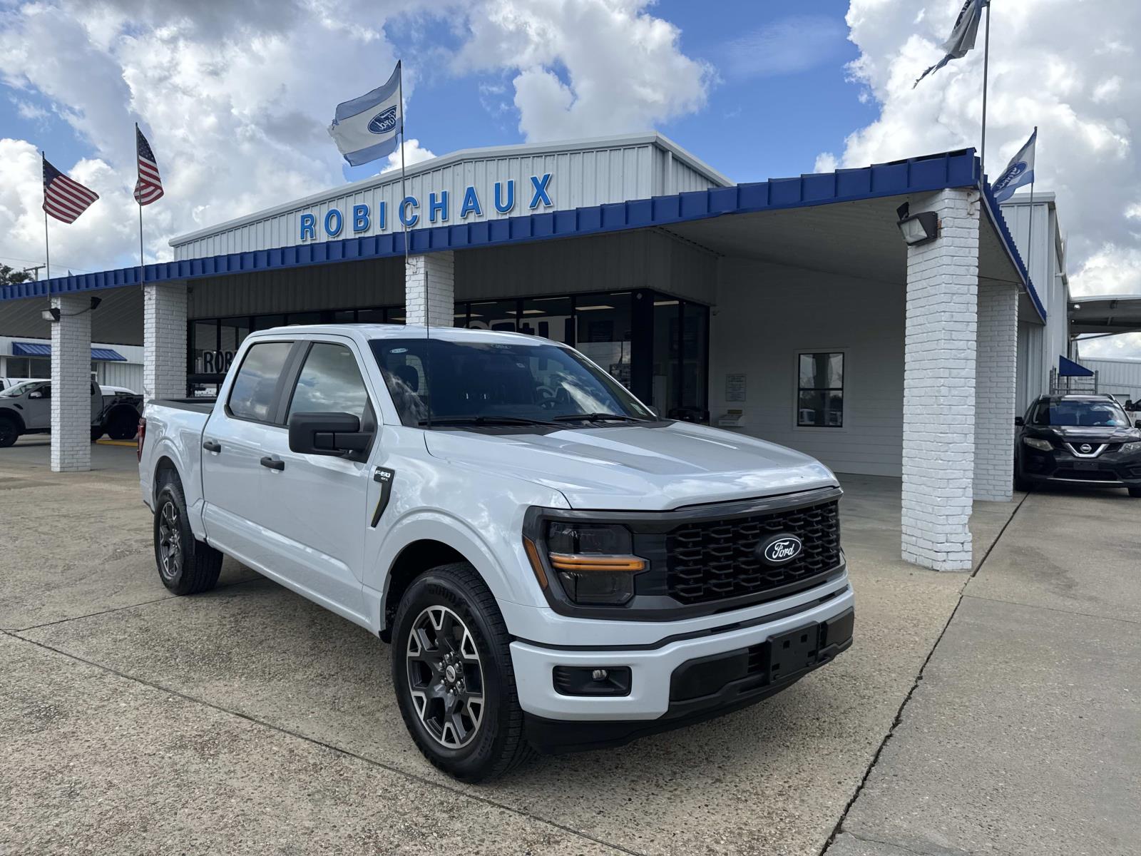 2025 Ford F-150 STX's photo