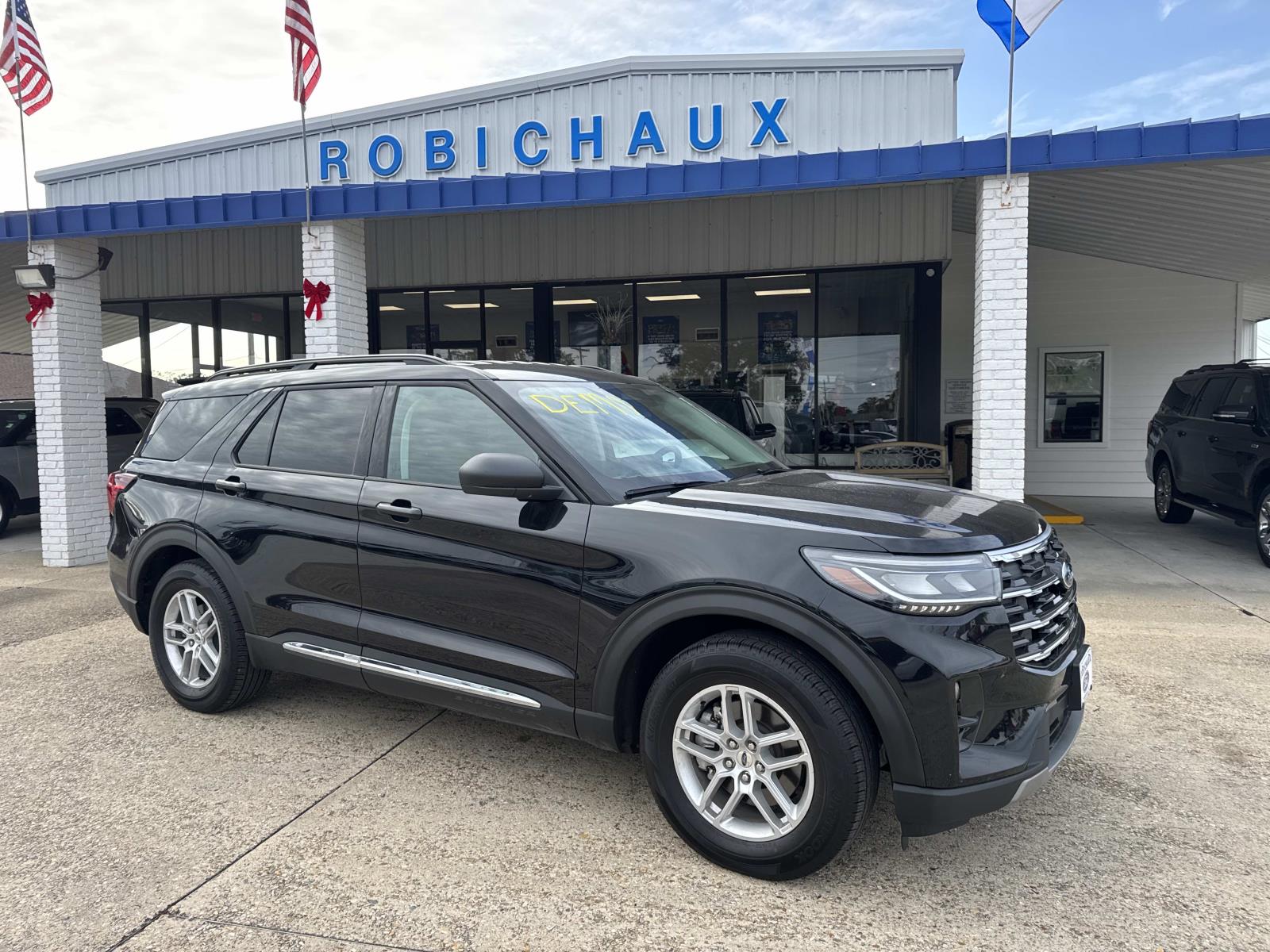 2025 Ford Explorer Active's photo