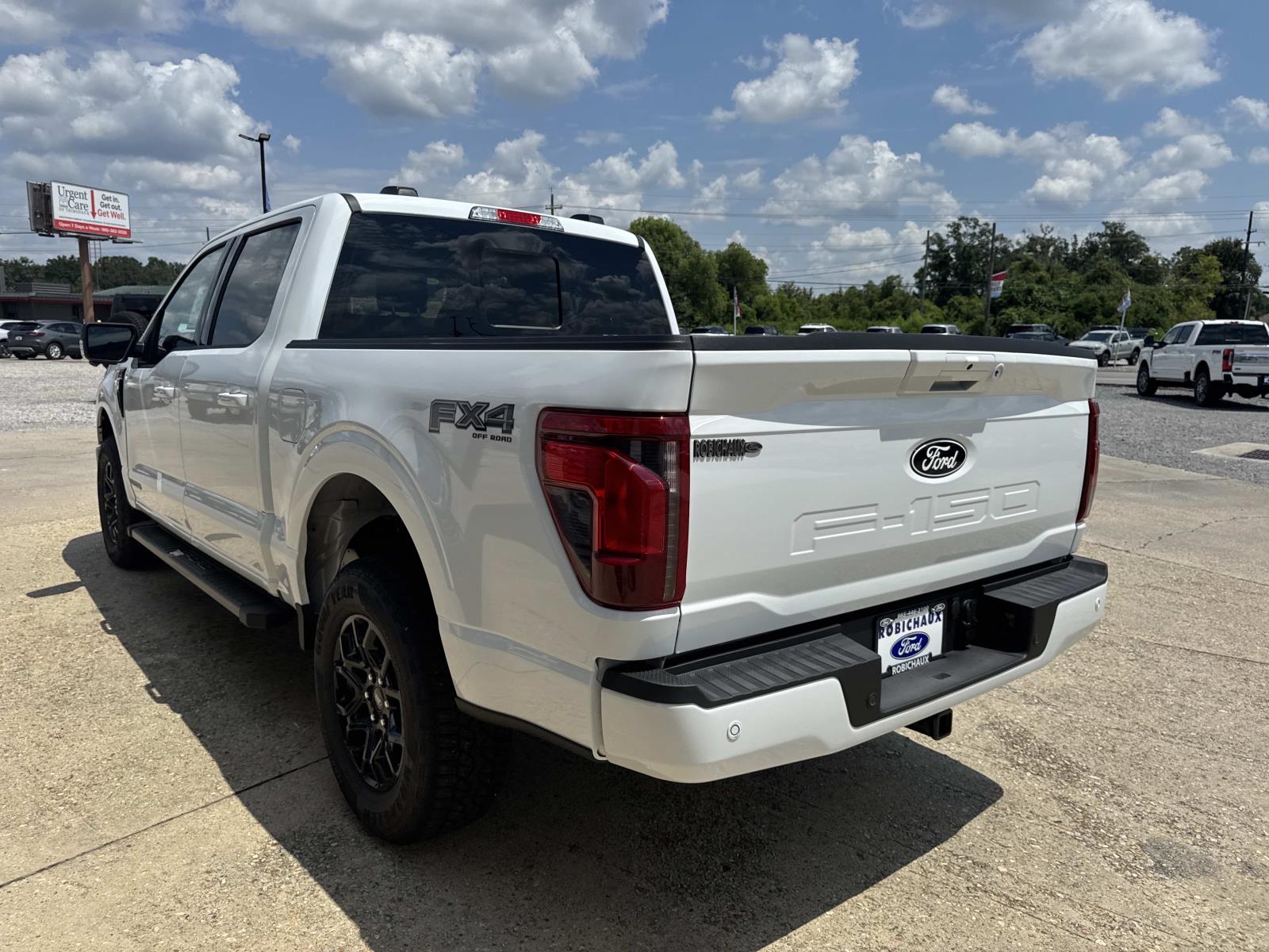 2025 Ford F-150 XLT photo 2