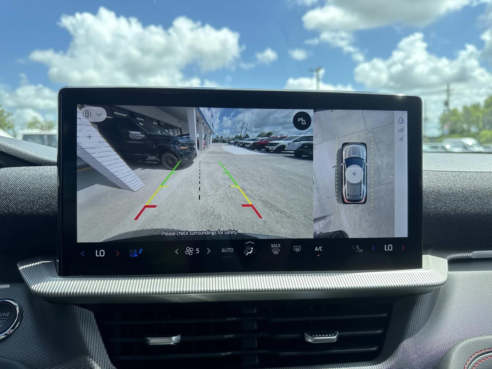 2025 Ford Explorer ST - Photo 12