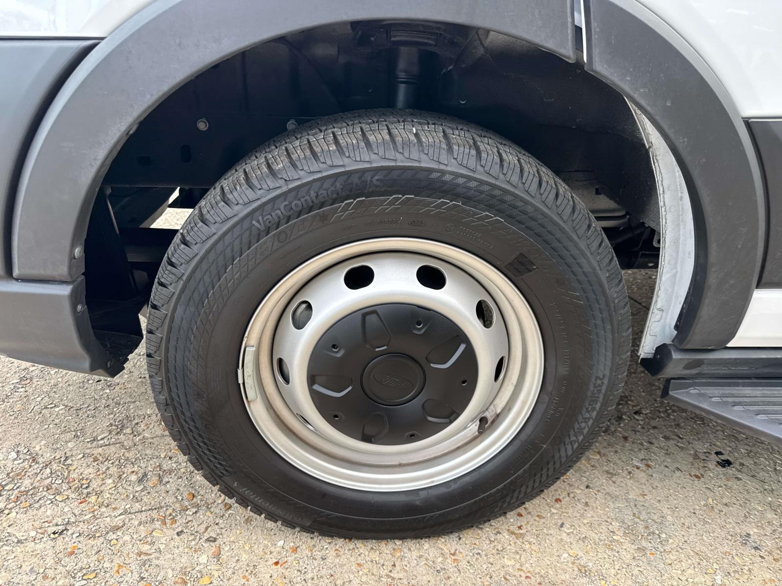 2024 Ford Transit Passenger XL photo 4