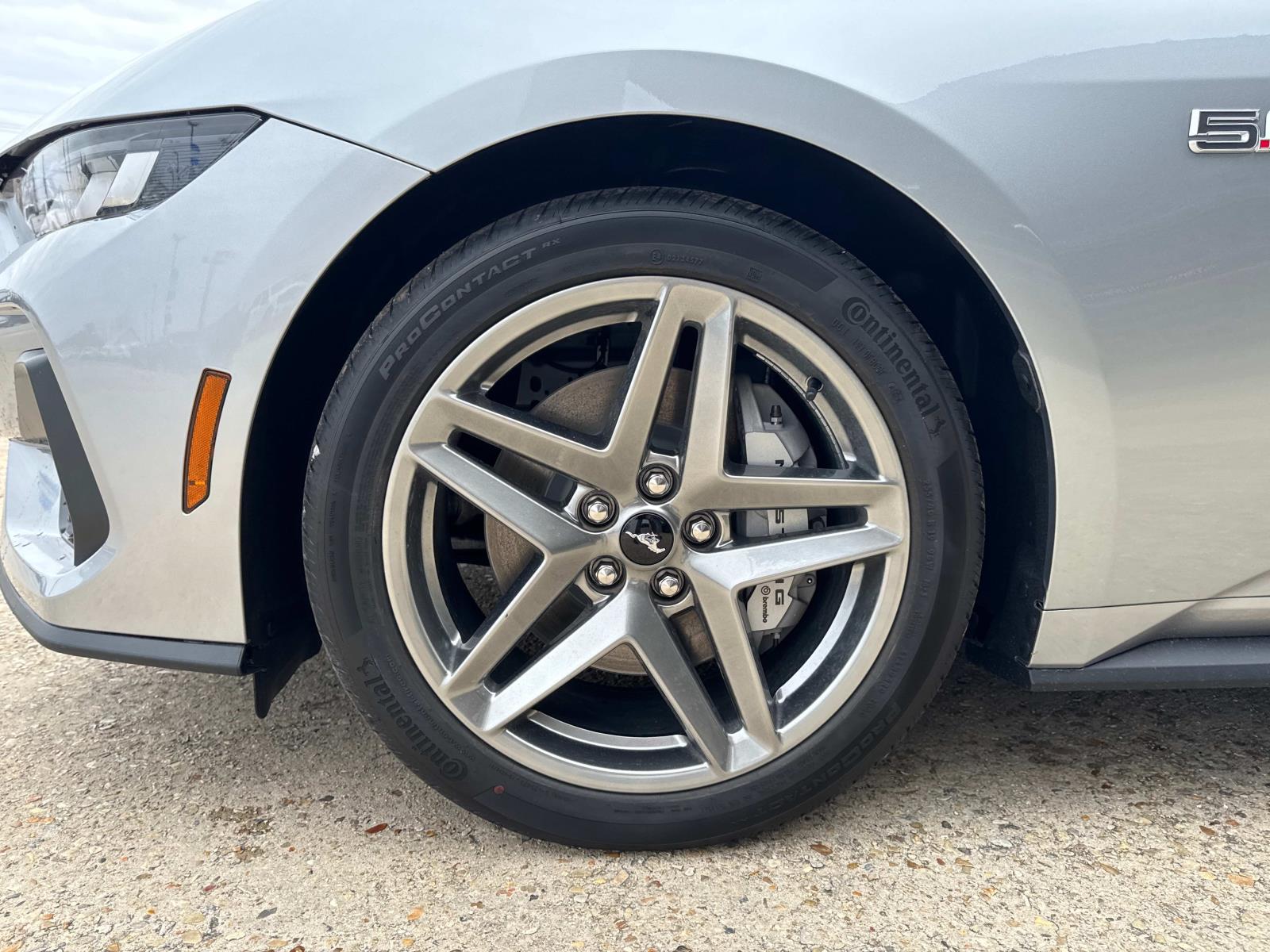 2025 Ford Mustang GT photo 3