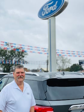 Staff member Glynn Comeaux from ID_e301b3f6ae30