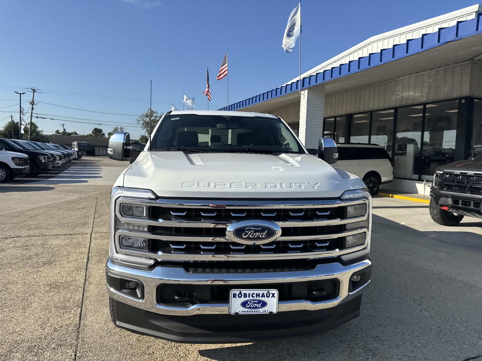 2026 Ford F-250 Lariat photo 2