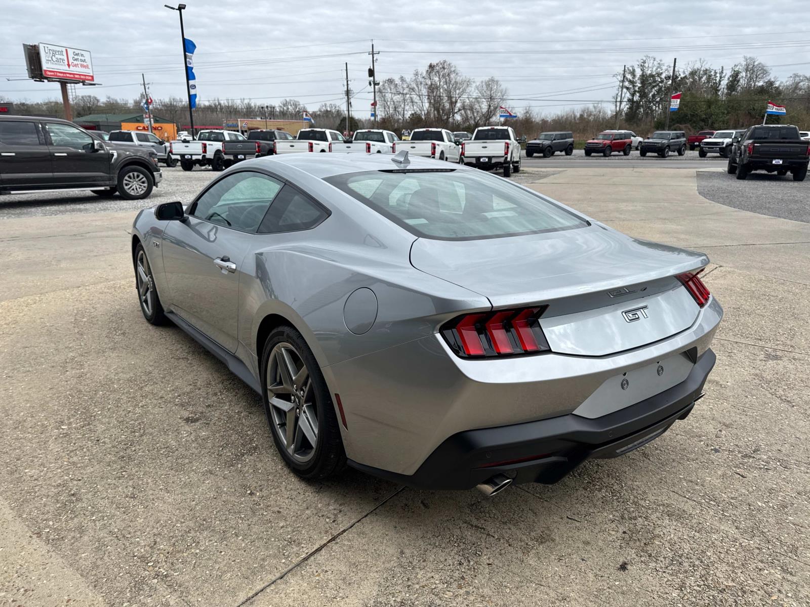 2025 Ford Mustang GT photo 4