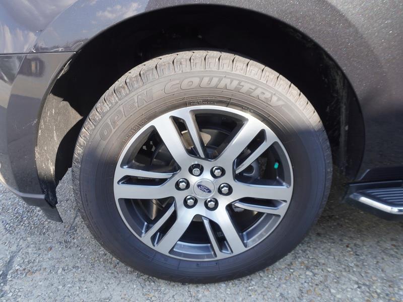 2023 Ford Expedition XLT photo 4