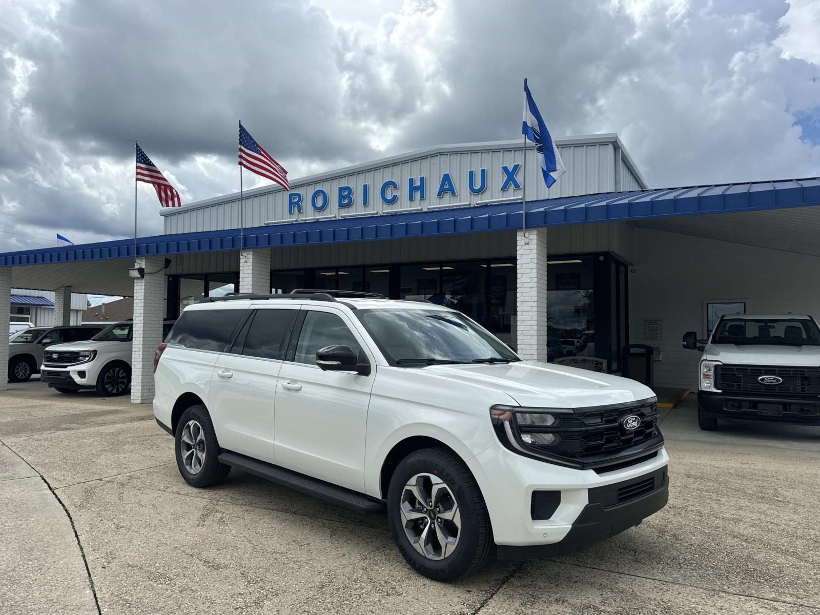 2027 Ford Expedition MAX Active