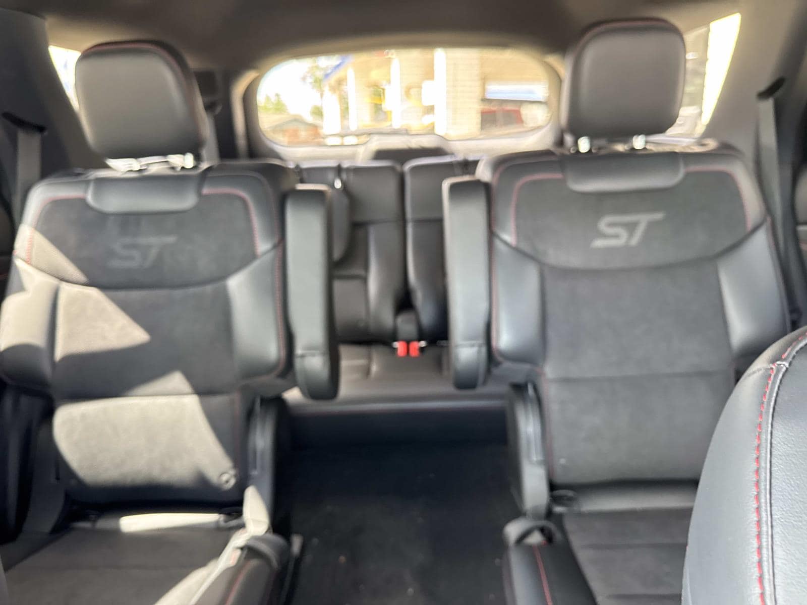 2025 Ford Explorer ST - Photo 7