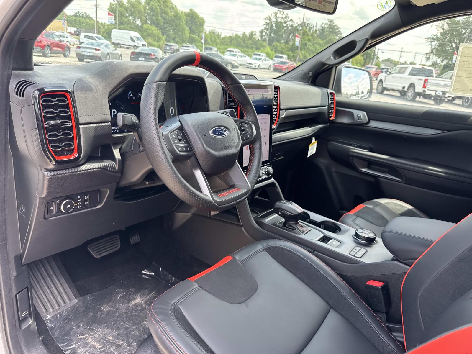 2025 Ford Ranger Raptor - Photo 9