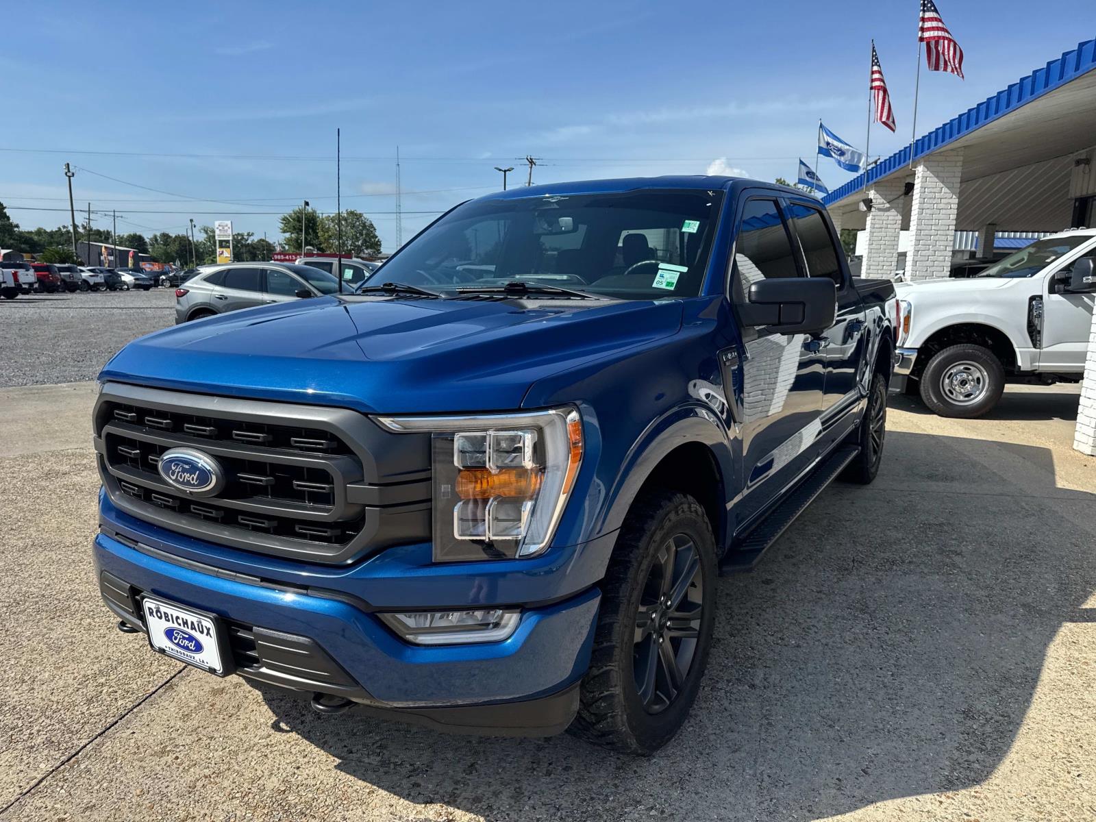 2023 Ford F-150 XLT photo 3
