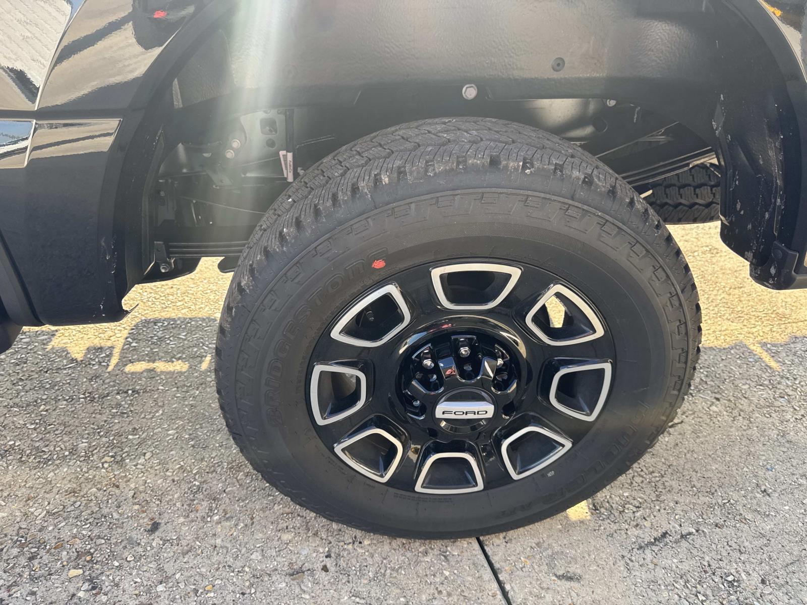 2026 Ford F-250 Platinum photo 2