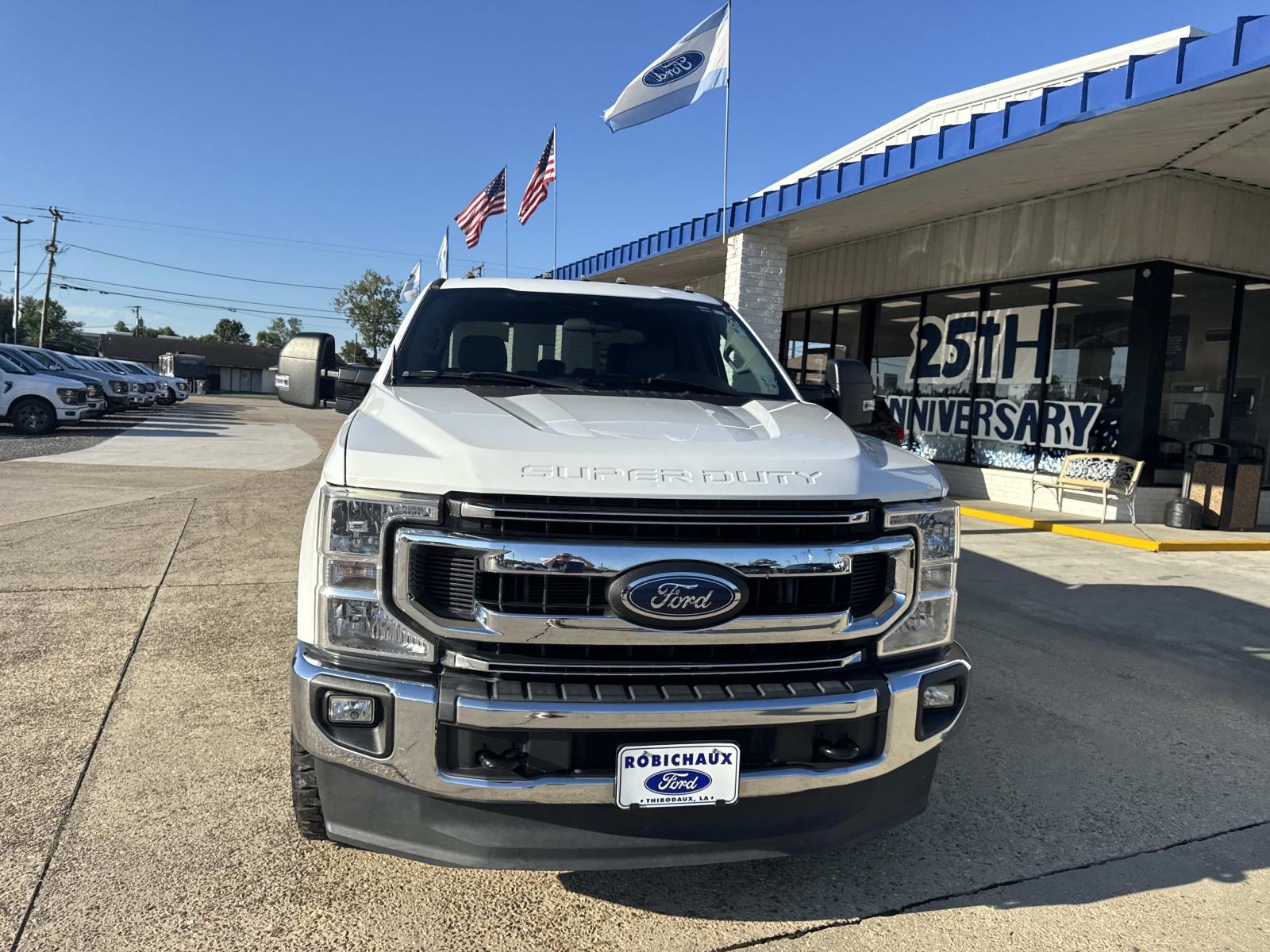 2021 Ford F-250 XLT photo 2