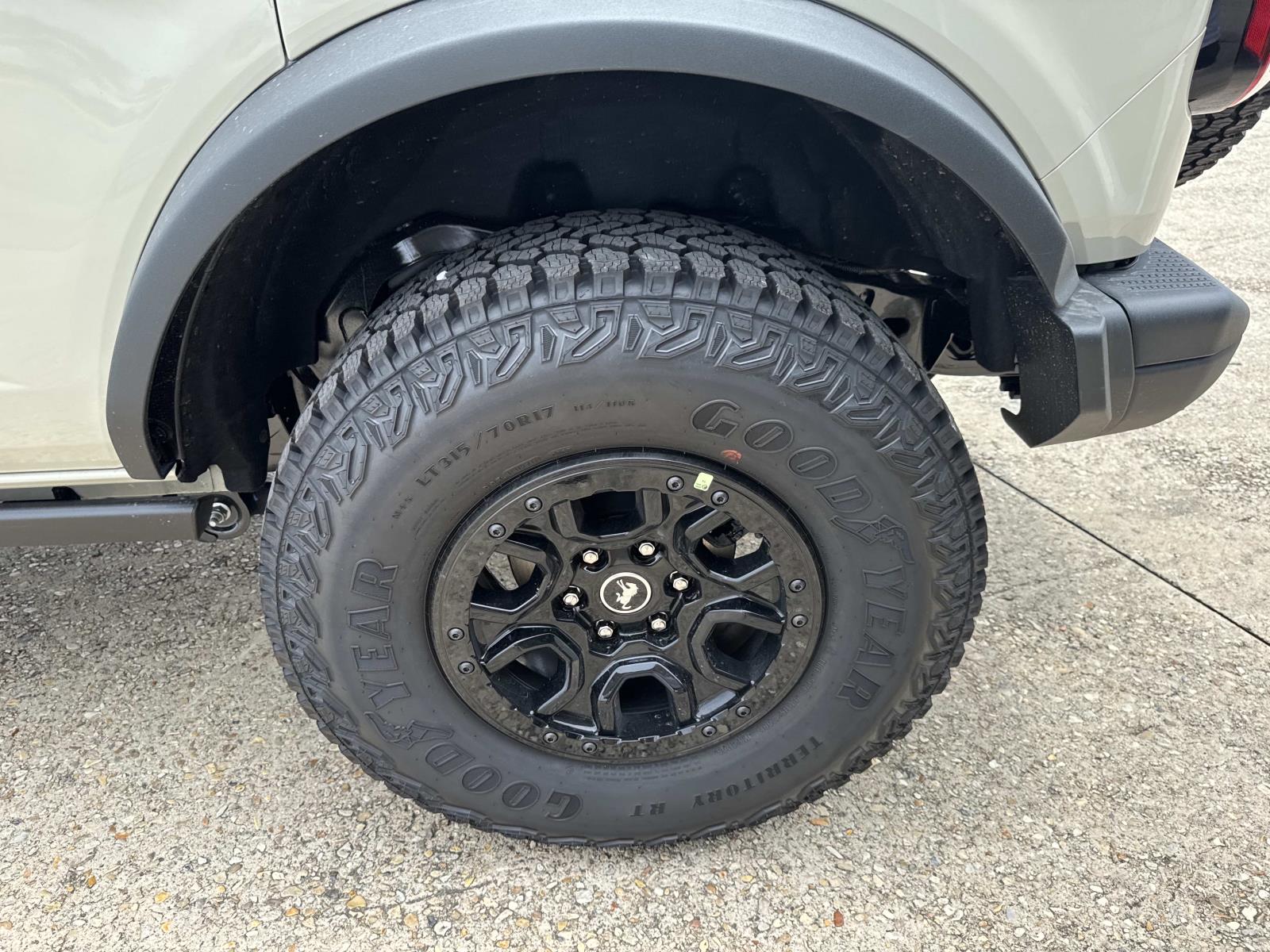 2025 Ford Bronco Badlands photo 3