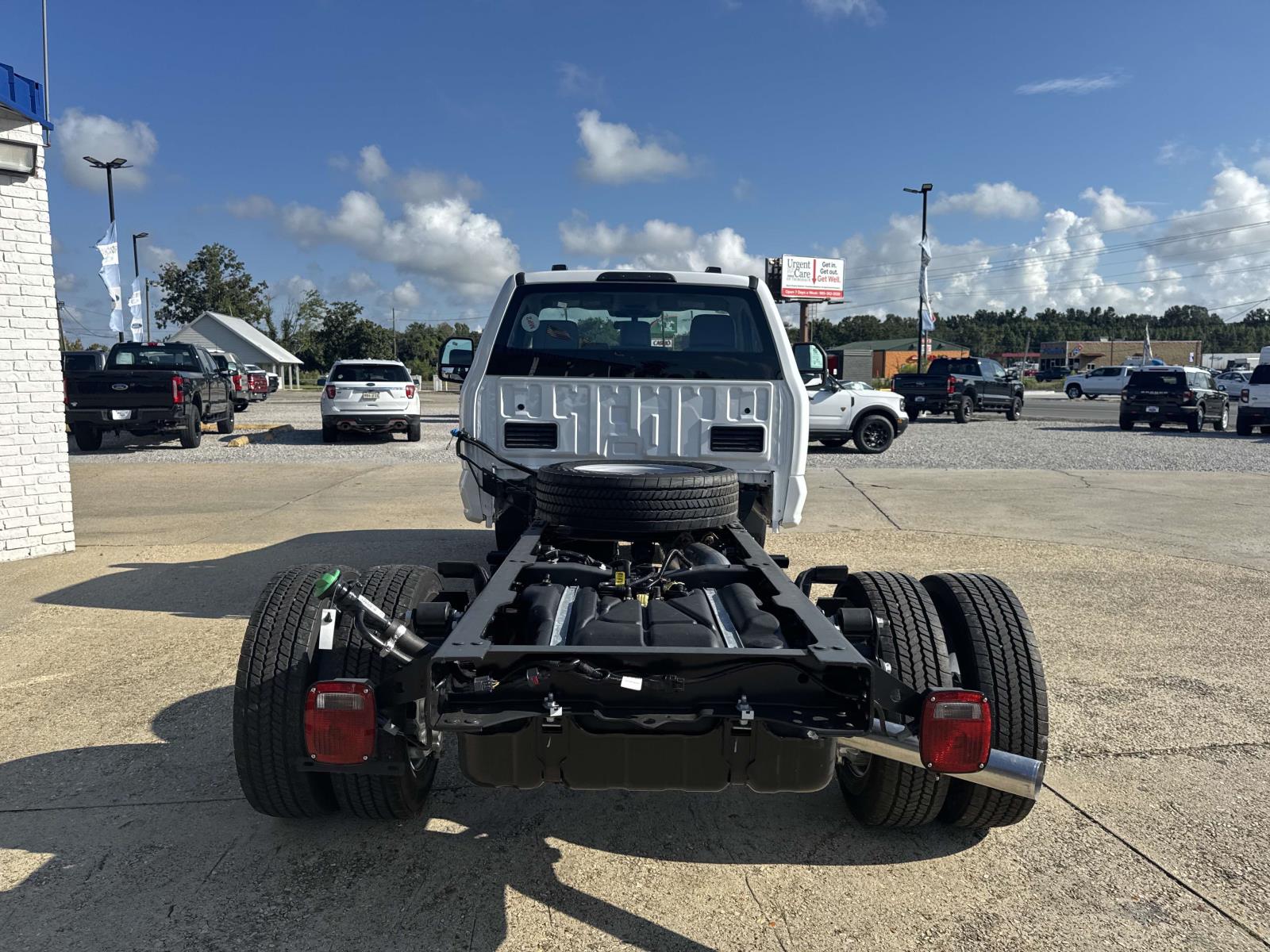2026 Ford F-450 Super Duty Chassis Cab XL