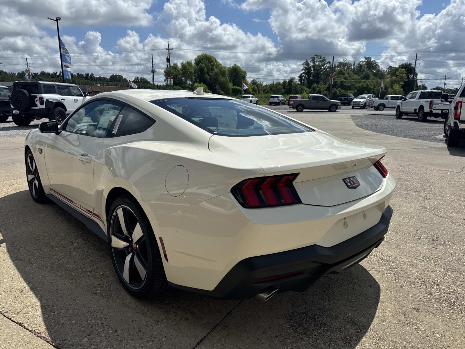2025 Ford Mustang GT Premium photo 3