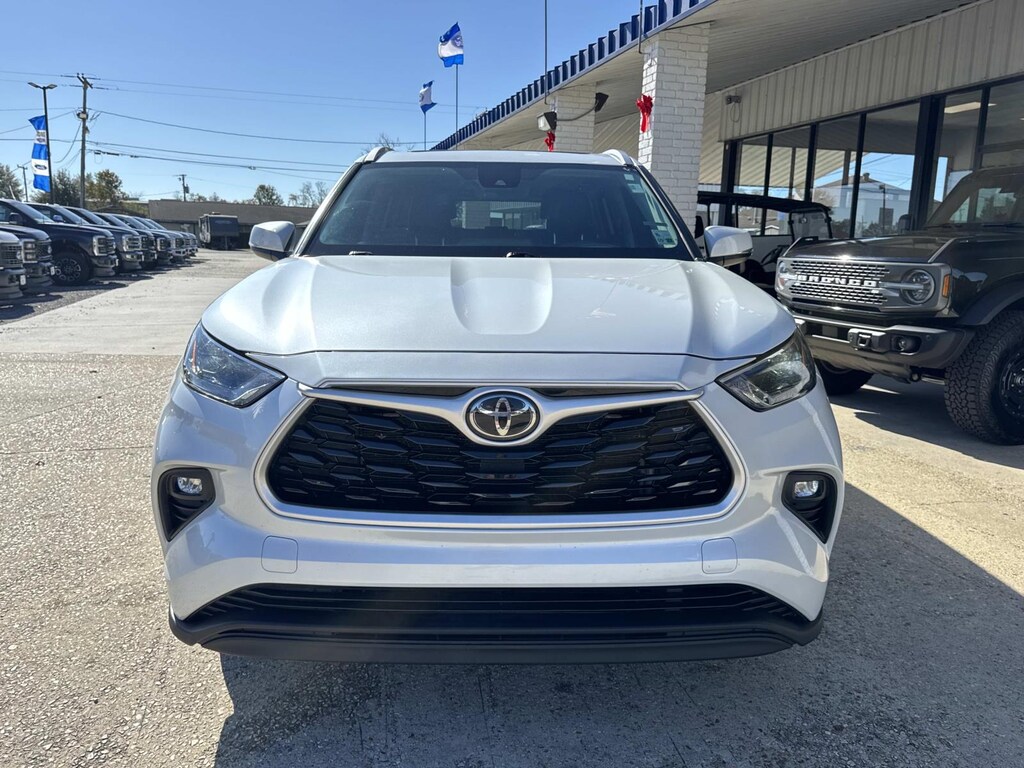 Used 2022 Toyota Highlander XLE FWD (Natl) Sport Utility