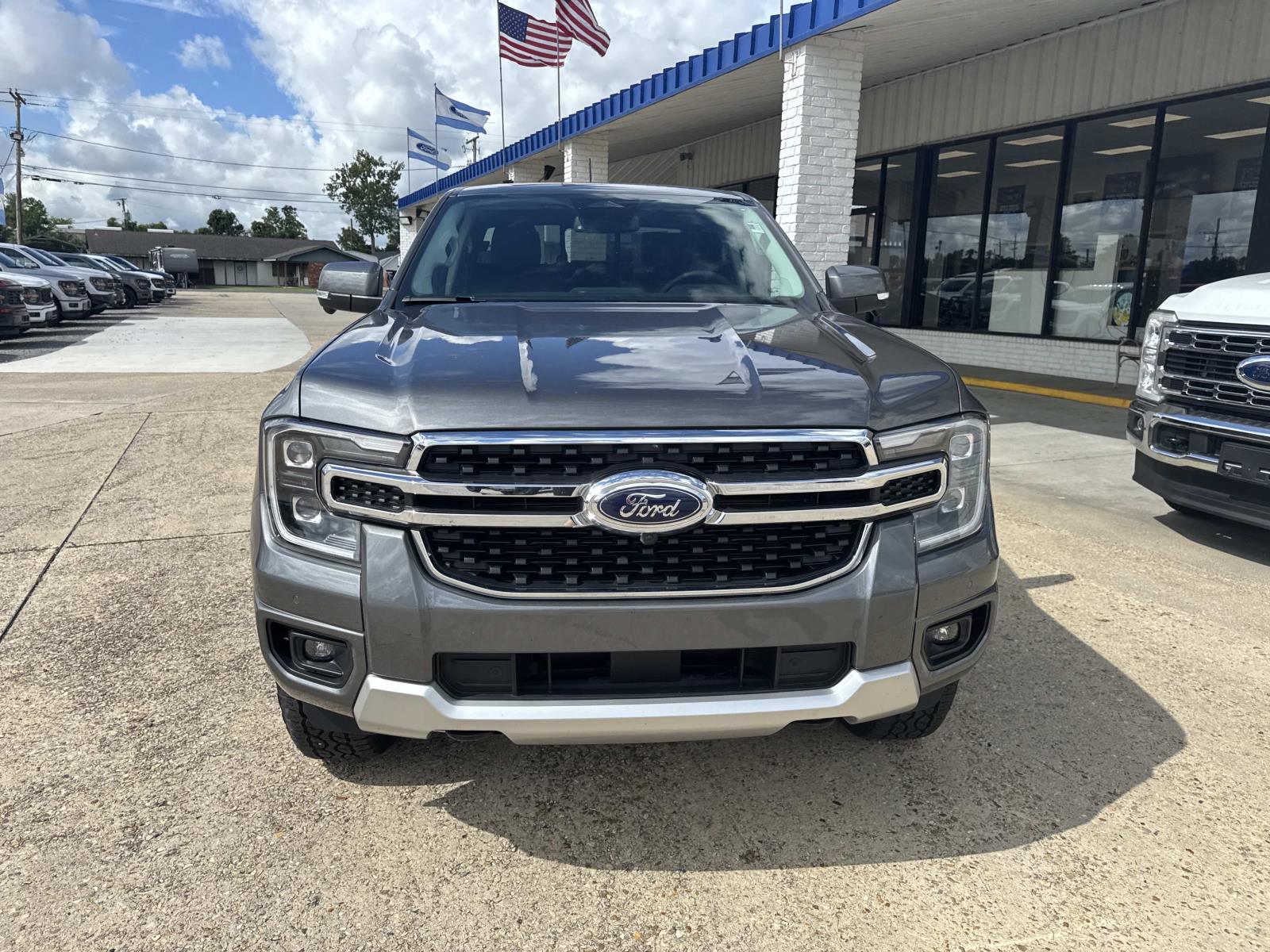 2025 Ford Ranger Lariat photo 2