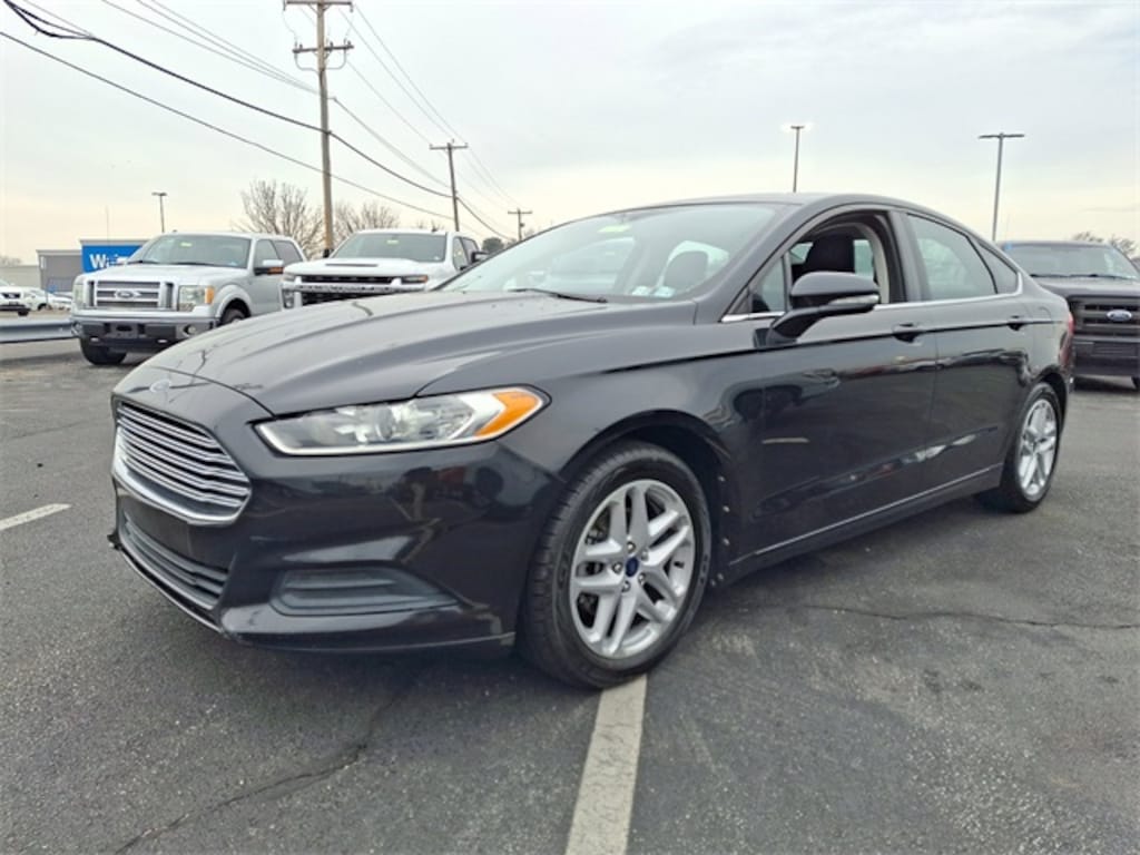 Used 2013 Ford Fusion SE Sedan