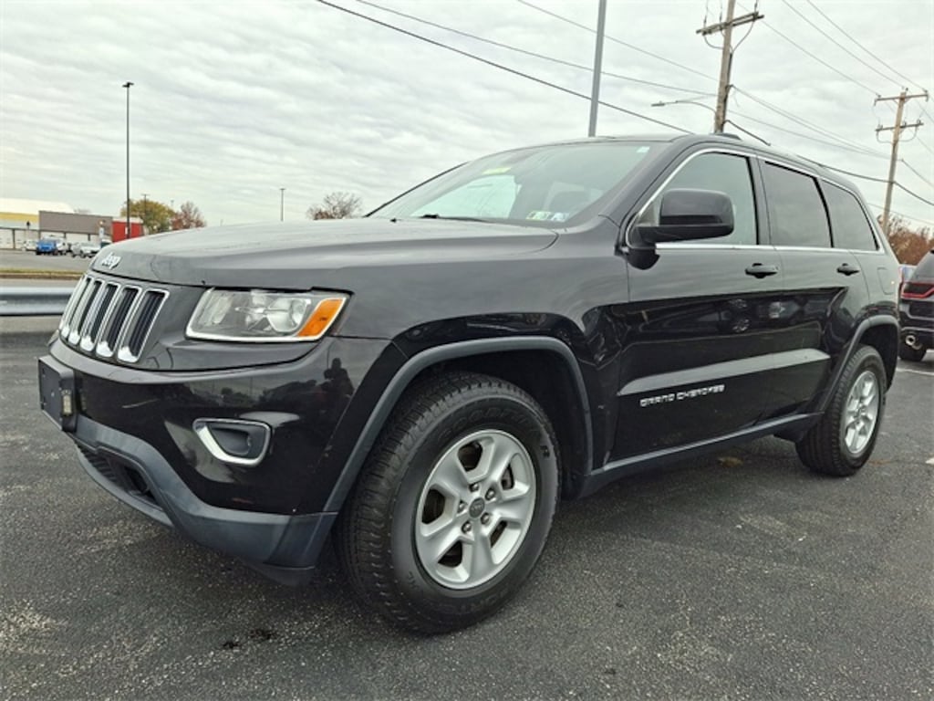 Used 2015 Jeep Grand Cherokee Laredo SUV