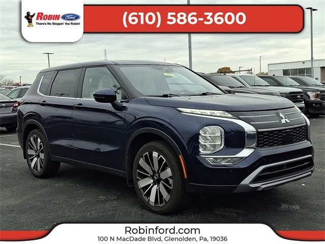 2025 Mitsubishi Outlander SE's photo