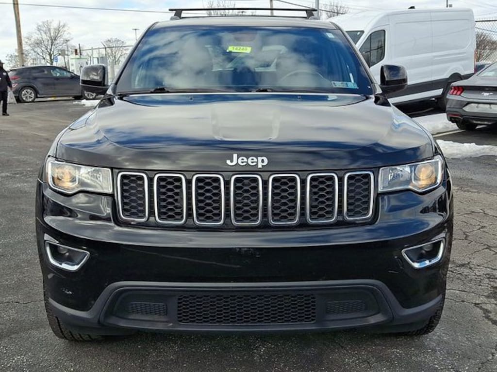 Used 2019 Jeep Grand Cherokee Laredo E SUV