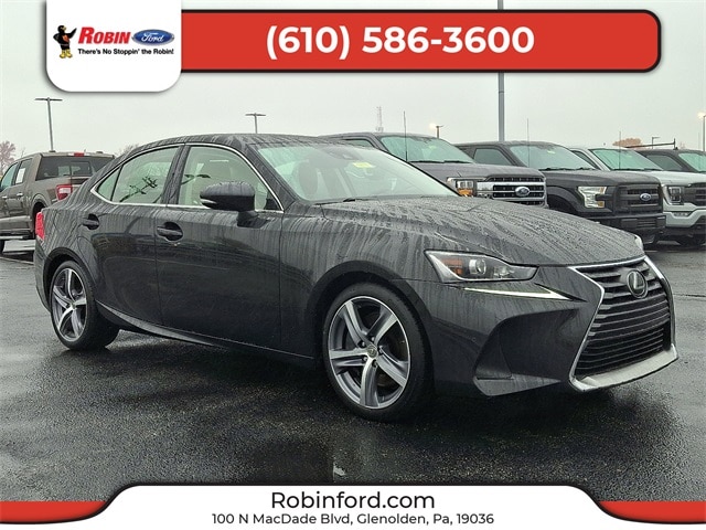 2018 Lexus IS 300's photo