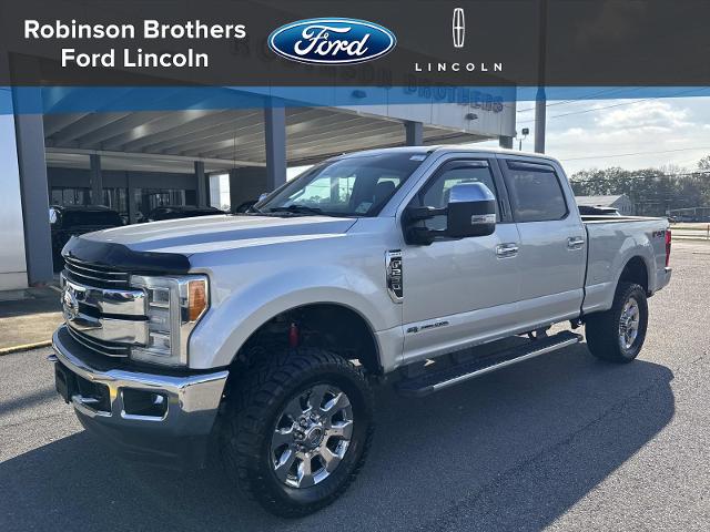 2017 Ford F-250 Super Duty Lariat's photo