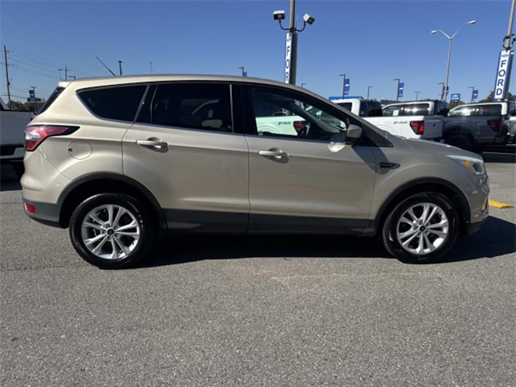 Used 2017 Ford Escape SE SUV