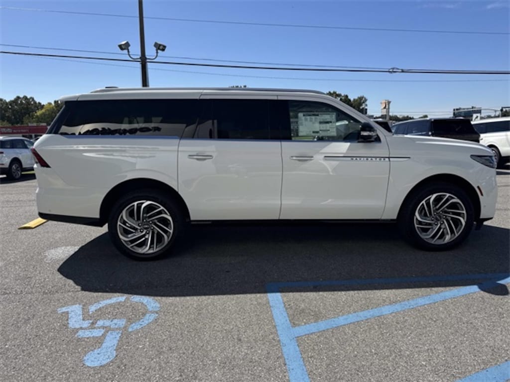 New 2025 Lincoln Navigator L Reserve SUV