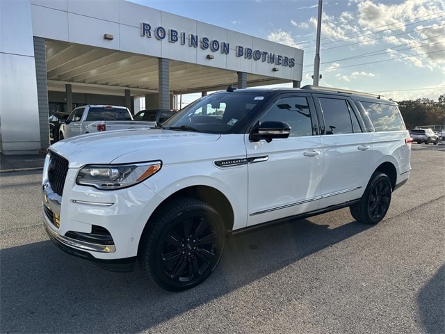 2023 Lincoln Navigator Black Label L's photo