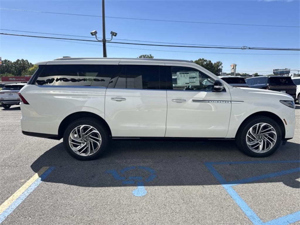 New 2025 Lincoln Navigator L Reserve SUV