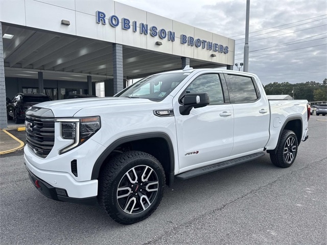 2023 GMC Sierra 1500 AT4's photo