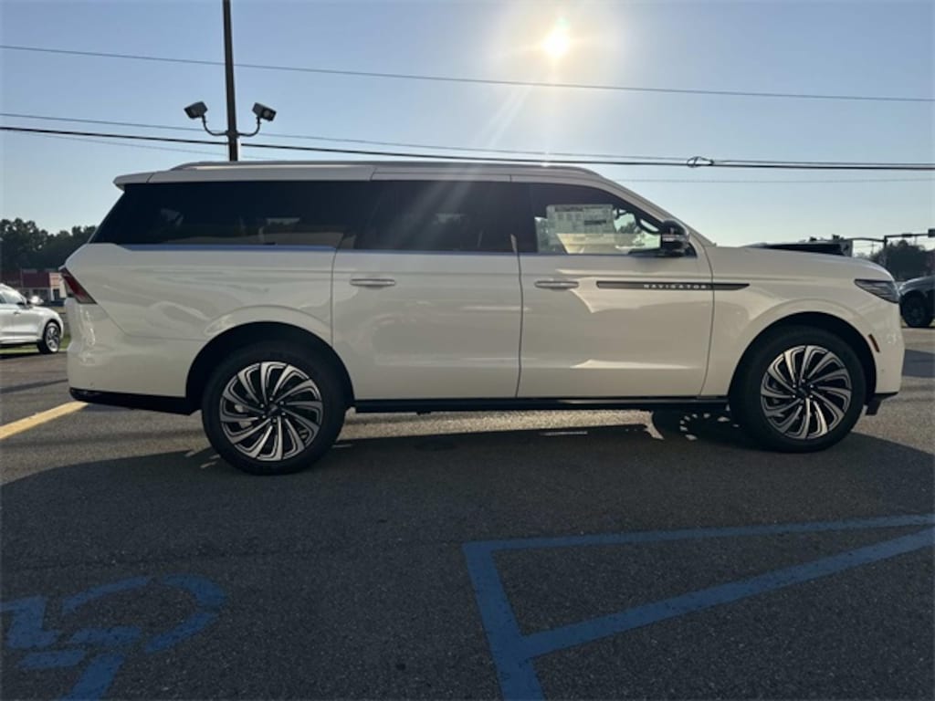 New 2025 Lincoln Navigator L Black Label SUV