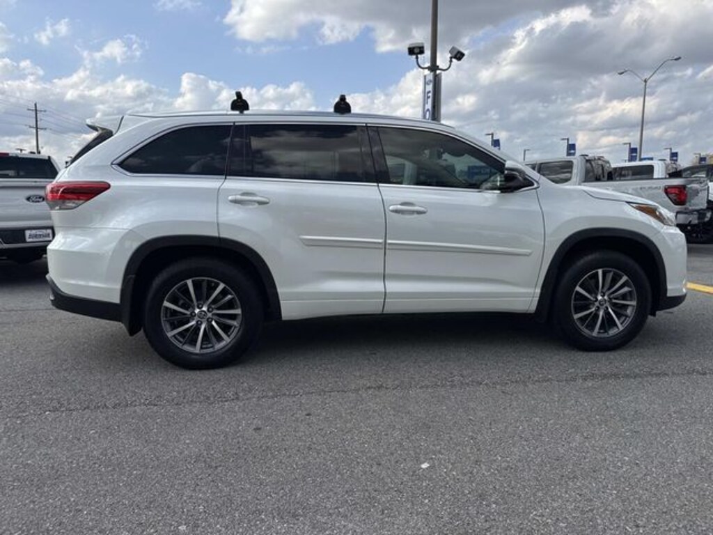 Certified 2017 Toyota Highlander XLE SUV