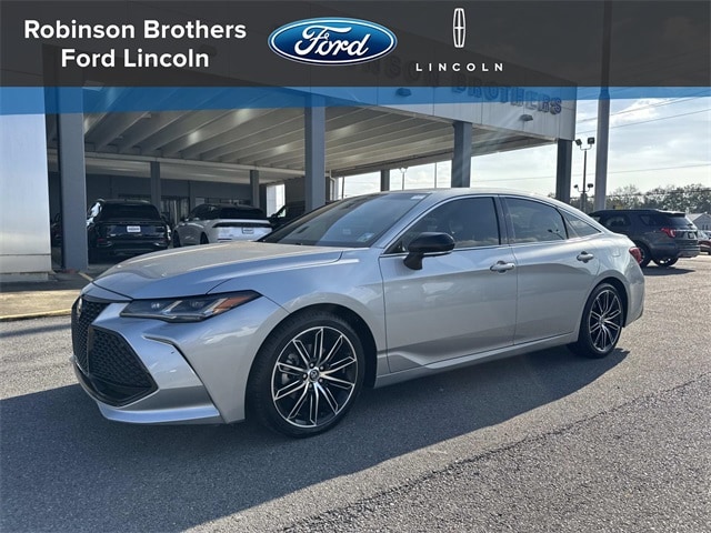 2019 Toyota Avalon Touring's photo