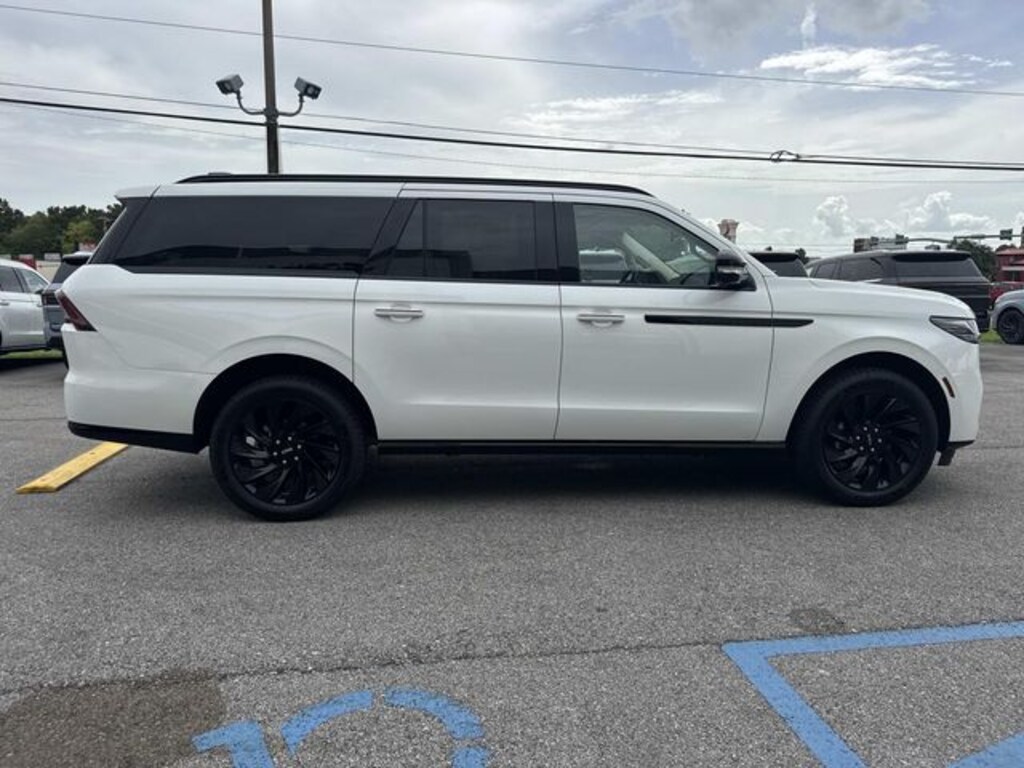 New 2027 Lincoln Navigator L Reserve SUV