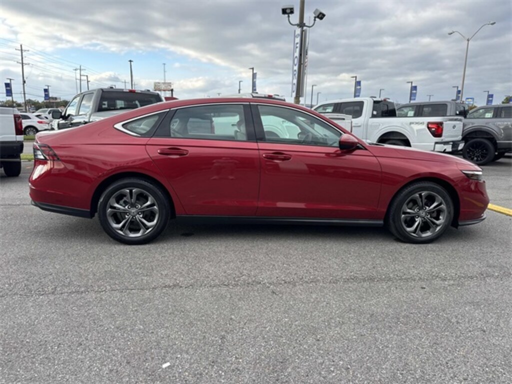 Used 2023 Honda Accord EX Sedan