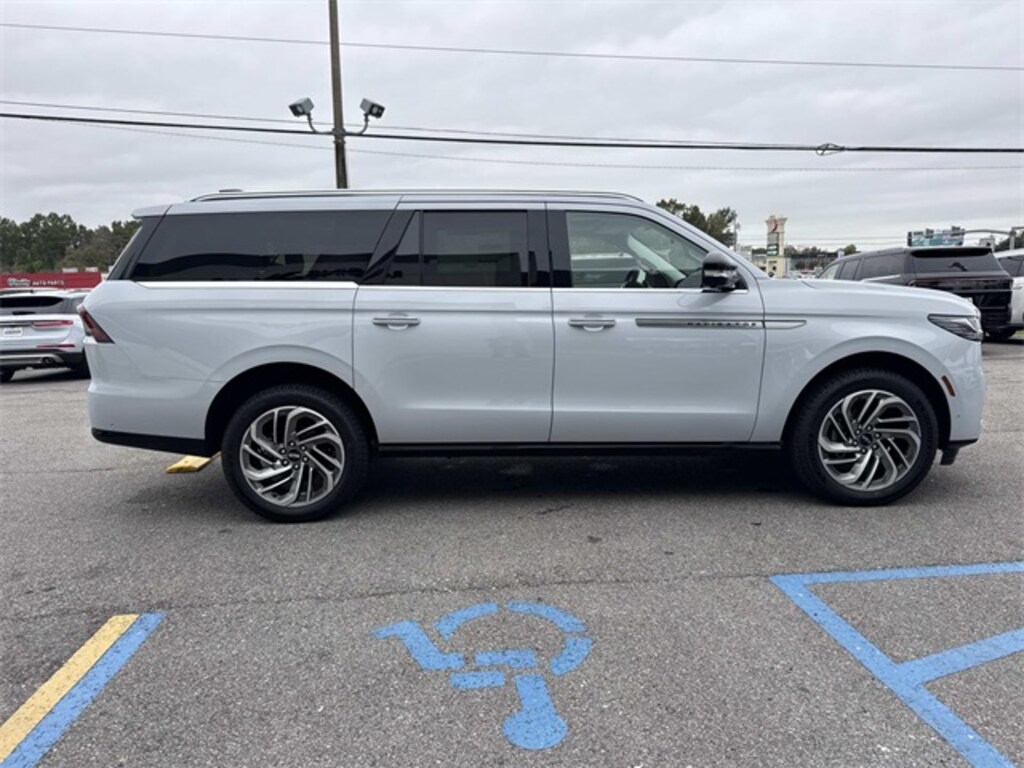 New 2025 Lincoln Navigator L Reserve SUV