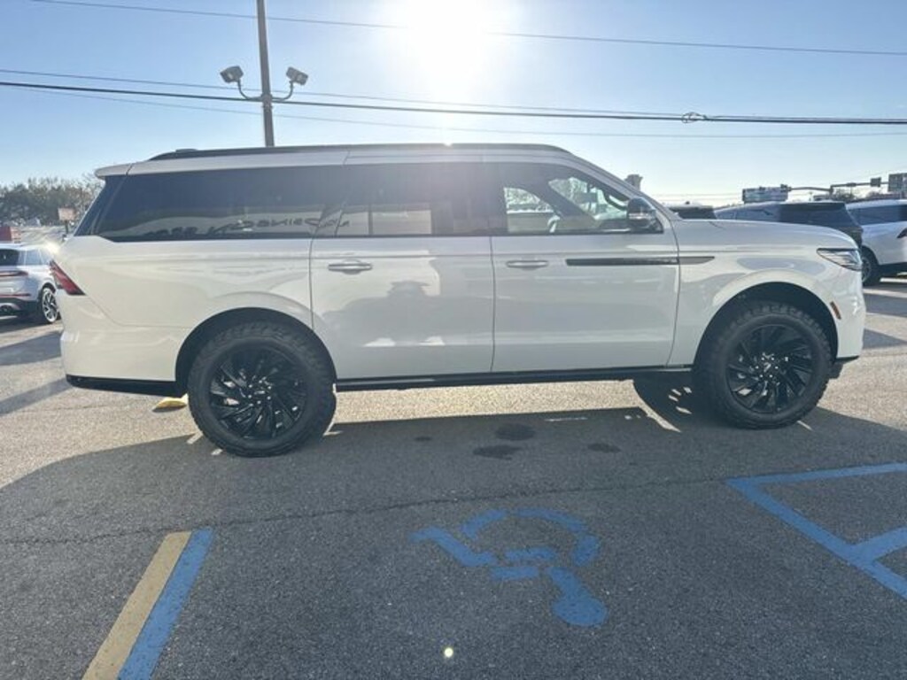 New 2026 Lincoln Navigator L Reserve SUV