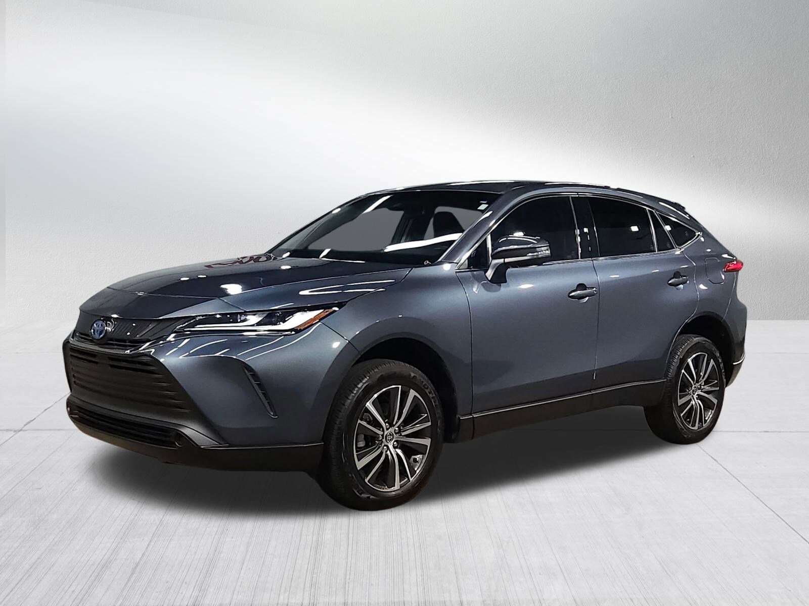 2023 Toyota Venza LE photo 3